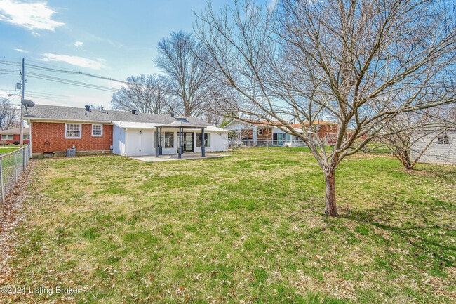 Building Photo - 6201 W Pages Ln