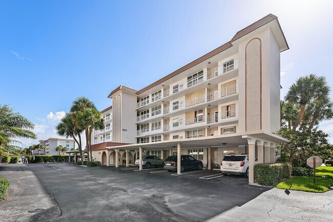 Building Photo - 931 Gardenia Dr