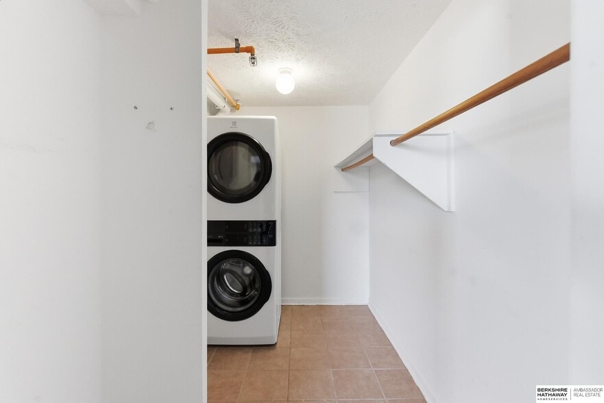 Building Photo - 105 N 31st Ave