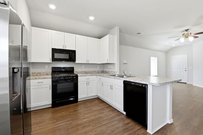 Building Photo - 363 Cumberland Forest Dr