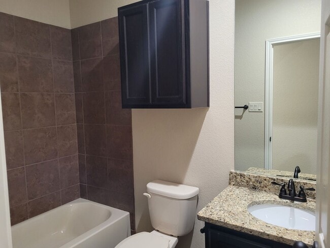 Building Photo - 3BD 2BA in New Braunfels