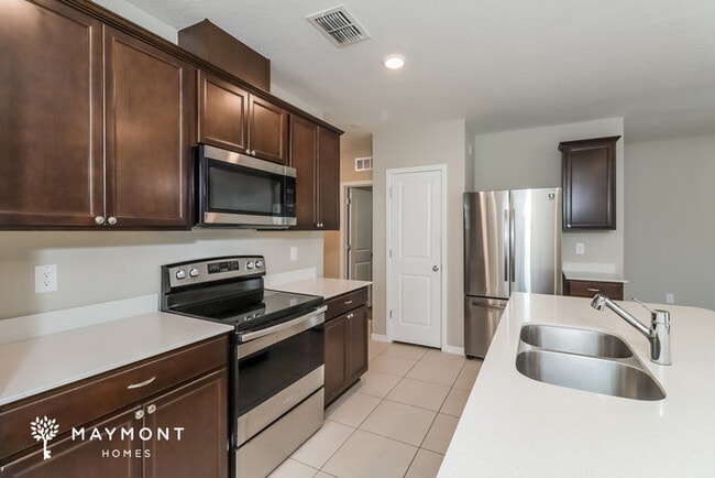 Building Photo - 29980 Marquette Ave