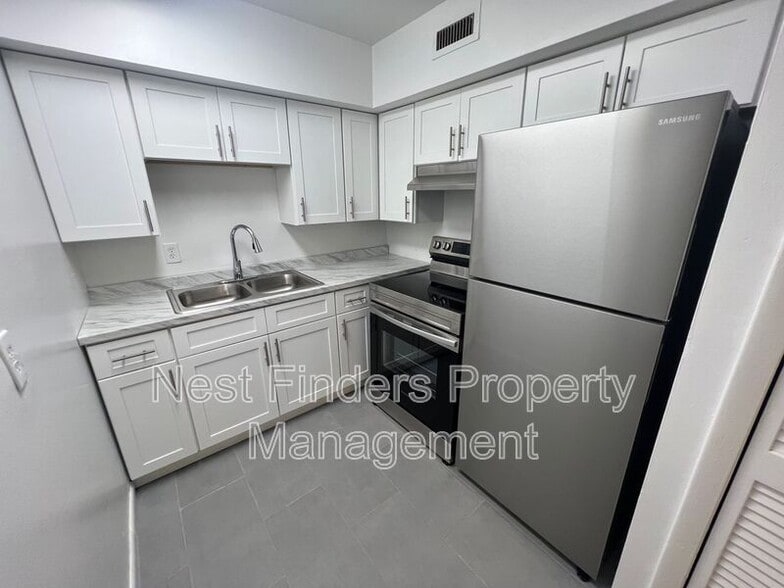 Building Photo - 1318 Sydney Pl