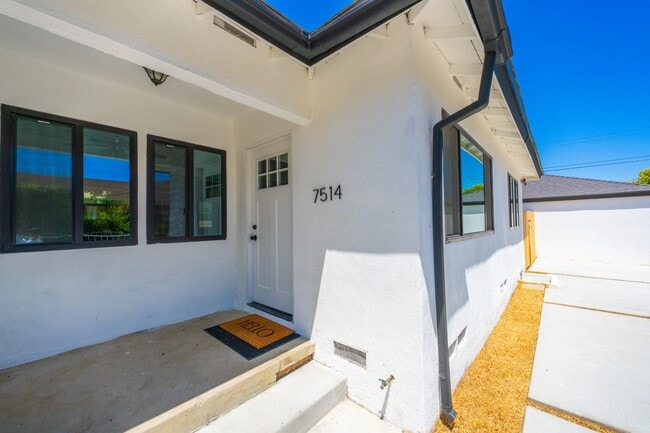 Building Photo - 7514 Woodley Ave
