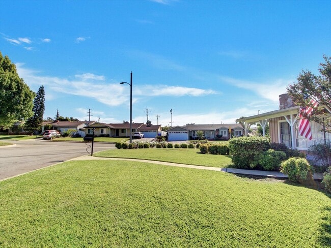 Building Photo - 3 bedrooms, 2 bathrooms house in La Habra