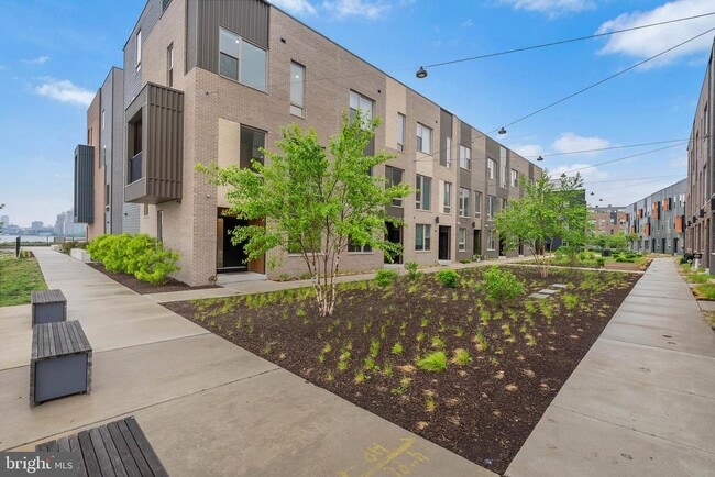 Building Photo - 3212 Evergreen Walk