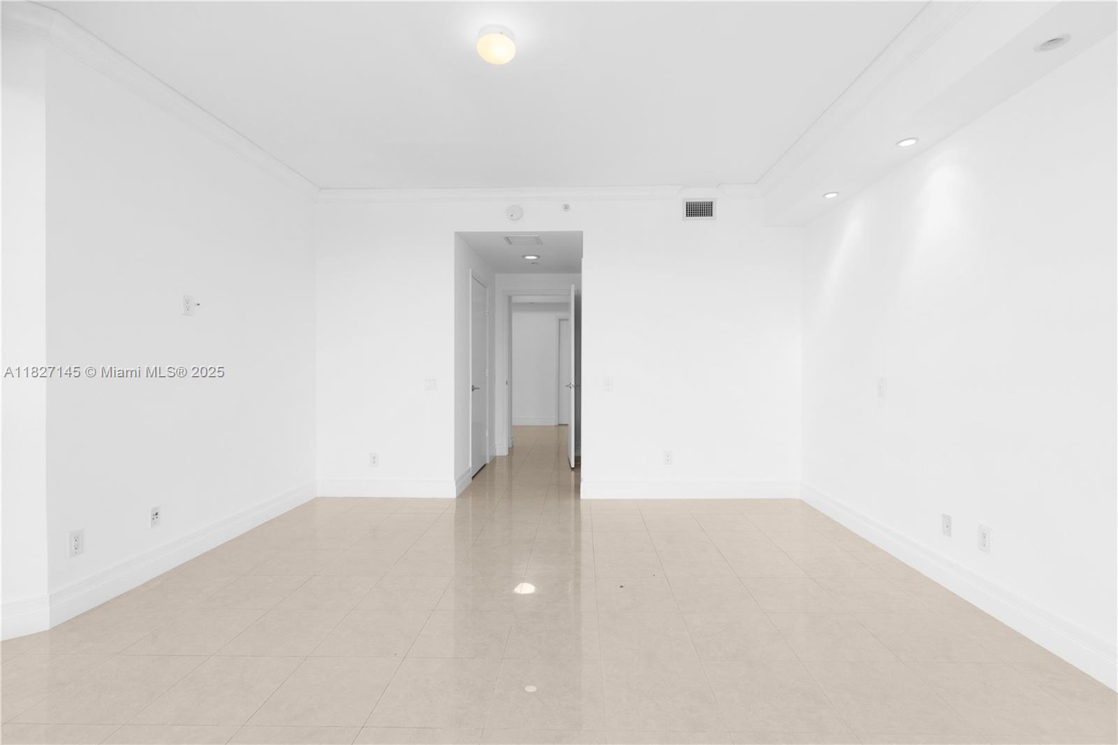 Building Photo - 21200 NE 38th Ave
