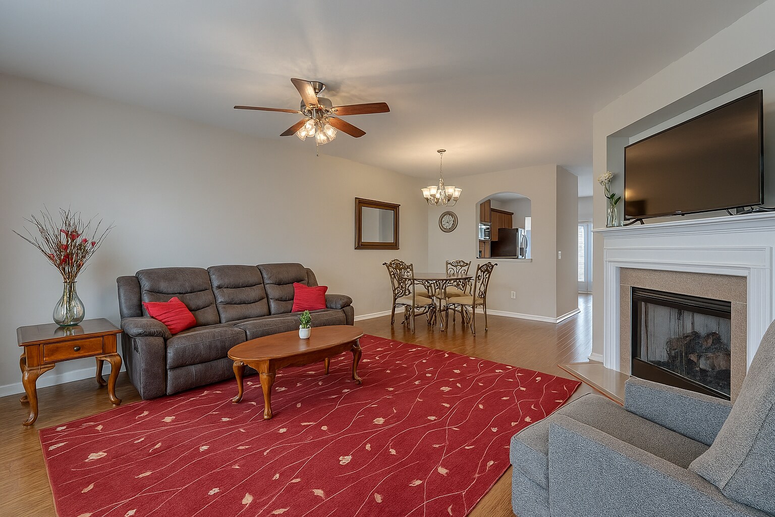 Building Photo - 213 Spring Gardens Dr