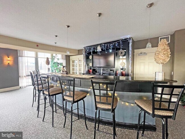 Building Photo - 11800 Sunset Hills Rd