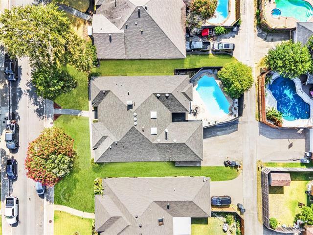 Building Photo - 9738 Amberley Dr