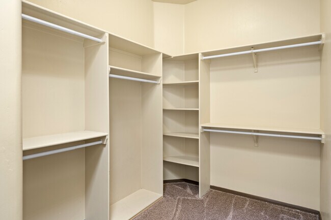 Building Photo - 3950 Agua De Vida Dr