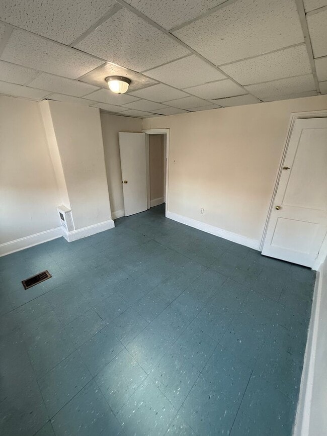 Building Photo - 3005 Hartville St
