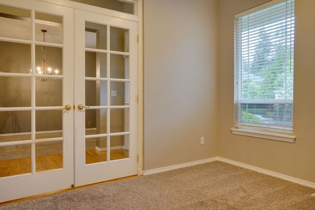 Building Photo - Lakeland Hills 2 Story