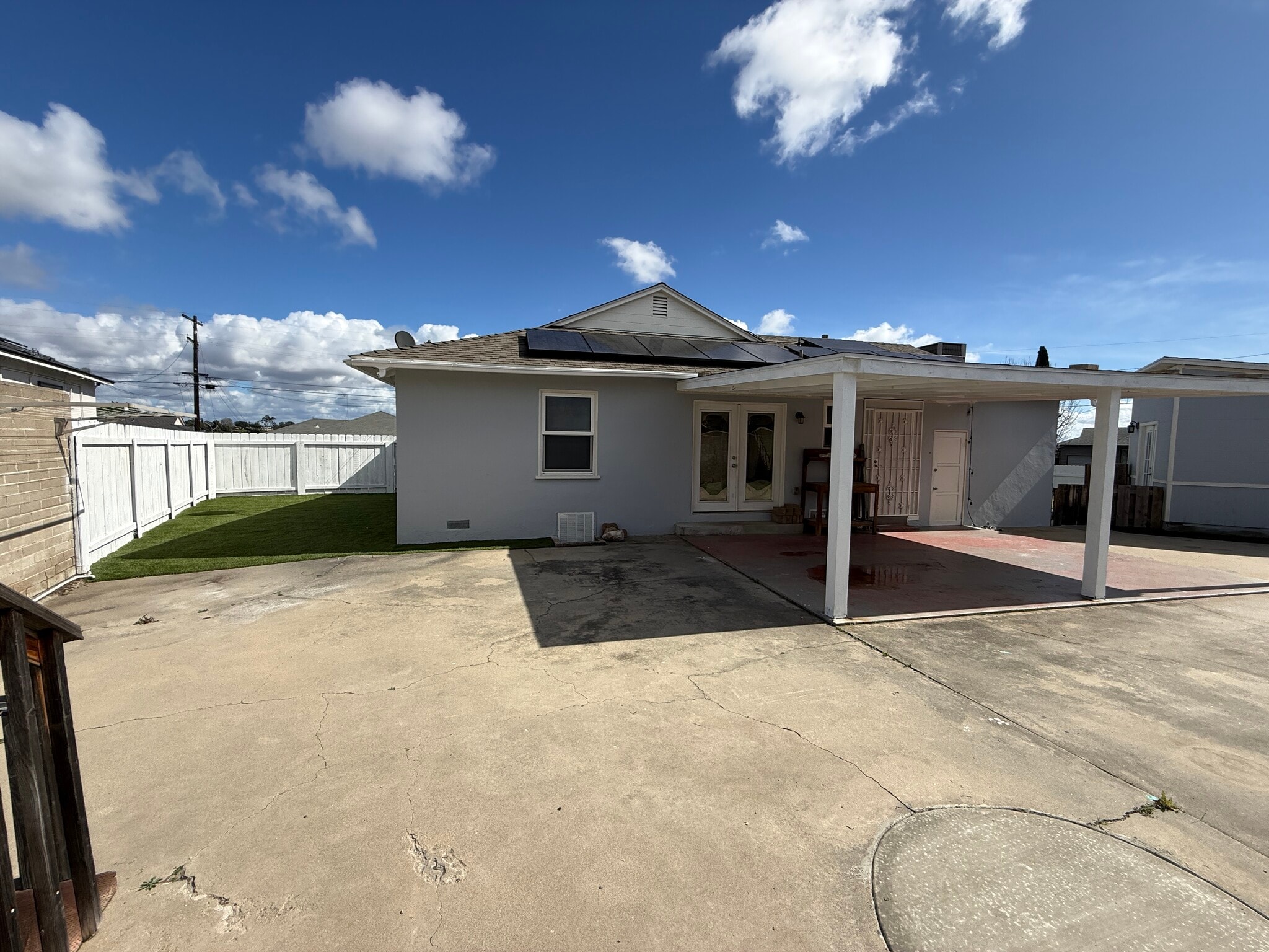 Building Photo - 1720 Midvale Dr