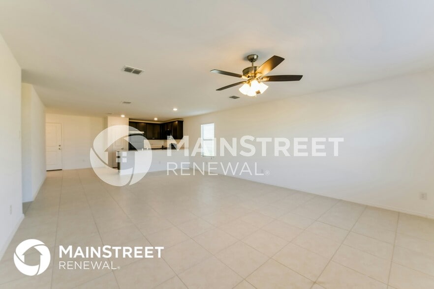 Building Photo - 332 Dry Cyn Wy