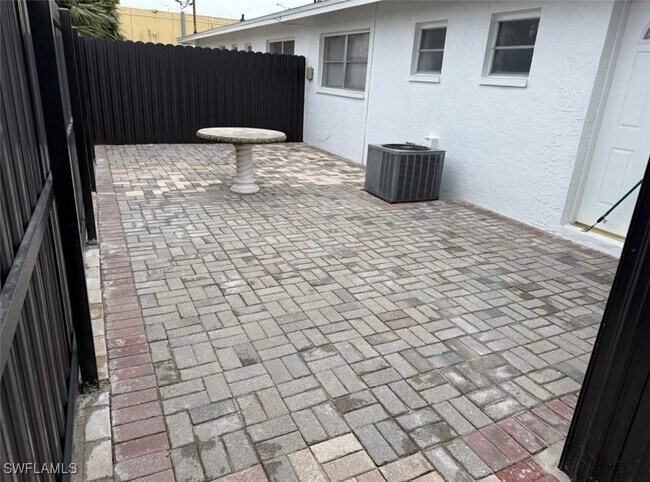 Primary Photo - 3417 SE 15th Pl