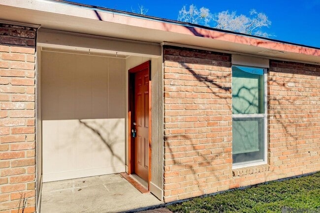 Building Photo - 8113 Jefferson Park Dr