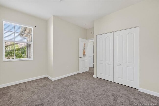 Building Photo - 9504 SW Otter Ln