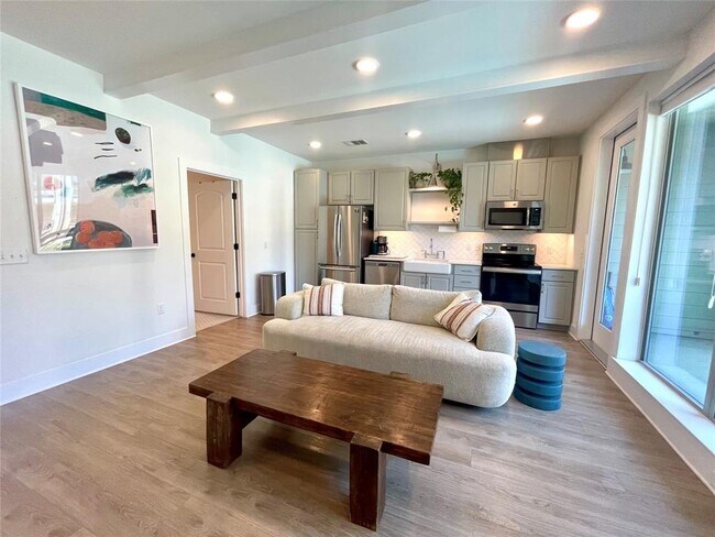 Building Photo - 4704 Sunset Trail