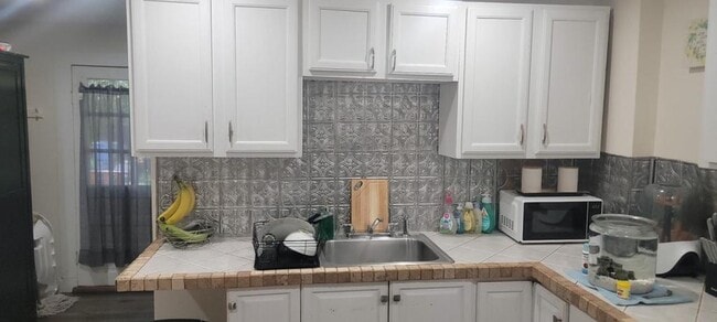 Building Photo - 26-28 Franklindale Ave