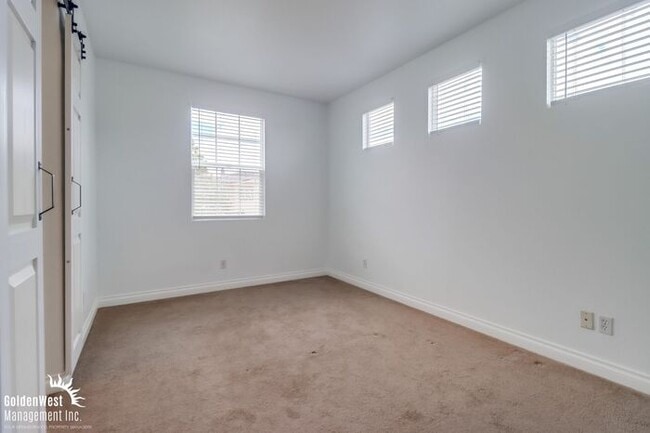 Building Photo - Charming 2Bdm 2Ba Tri-Level Condo in Otay ...