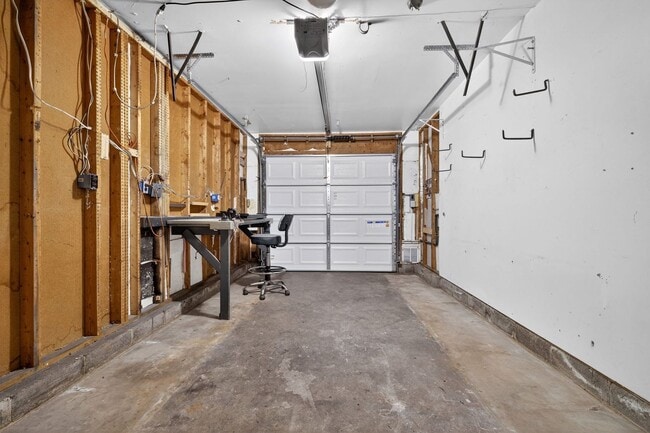 Building Photo - Beautiful Home located near CNU!