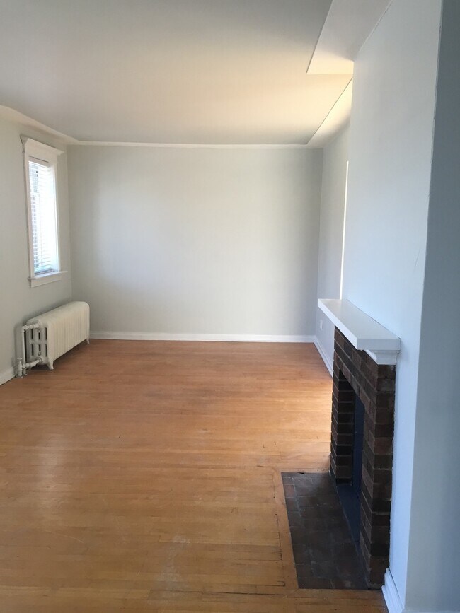 Building Photo - 109-111 Duplex