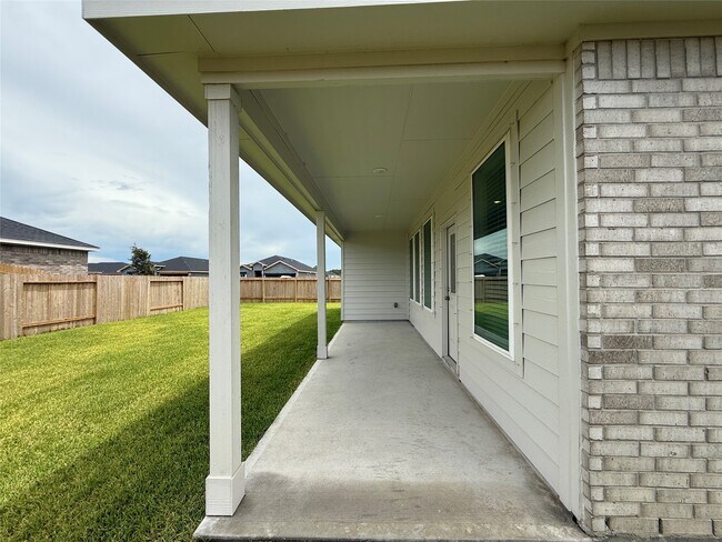 Building Photo - 423 Amy St