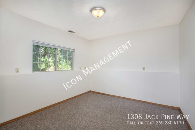 Building Photo - 1308 Jack Pine Way