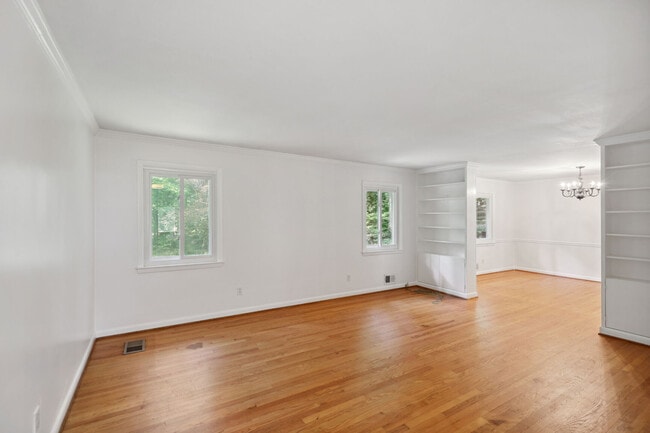 Building Photo - 4105 Ashwoody Trl NE