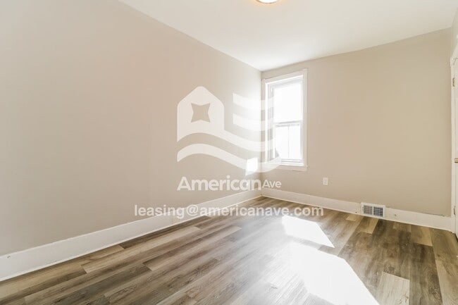 Building Photo - 1338 S Lindenwood St