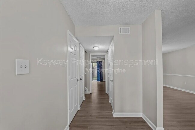 Building Photo - 2918 Arrowhead Dr