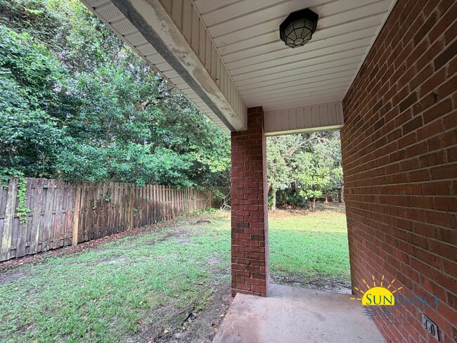 Building Photo - 201 Andalusia St