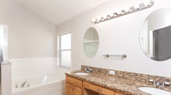 Building Photo - 1505 Scotch Pine Dr