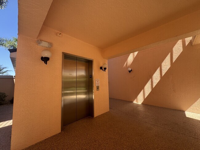 Building Photo - 1403 Gondola Park Dr