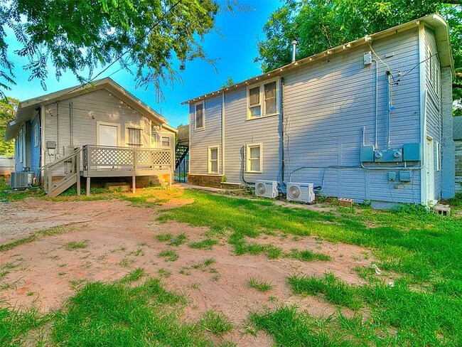 Building Photo - N. McKinley Ave - Triplex