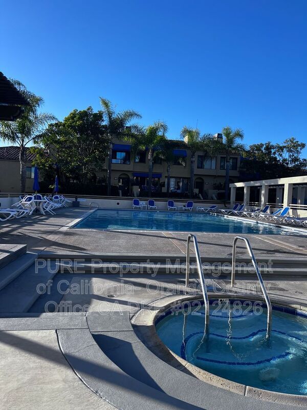 Building Photo - 3221 Francois Dr