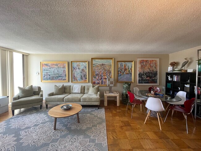 Building Photo - 77 Pond Ave