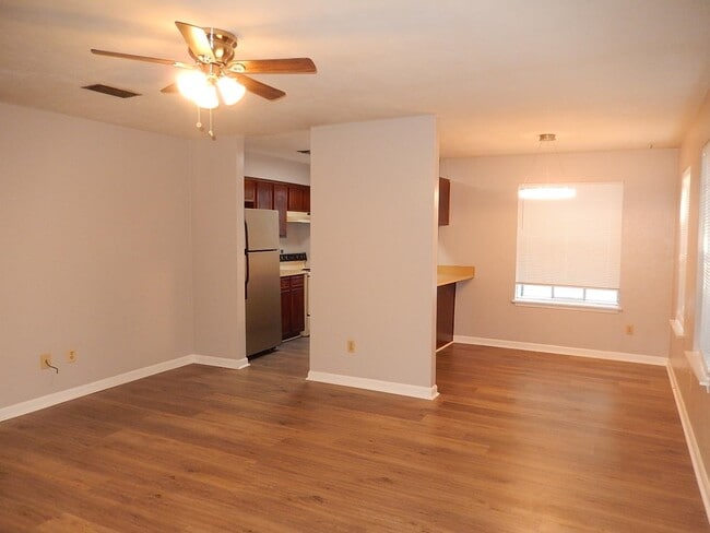 Building Photo - 2334 Sylvan Ct