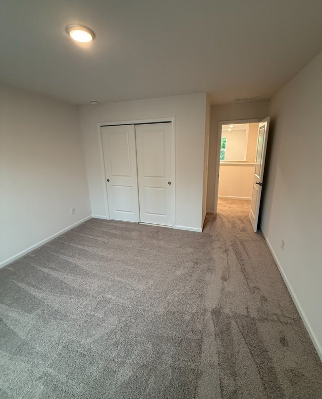 Building Photo - 482 Jet Strm Dr