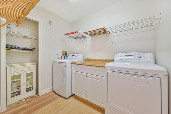 Building Photo - **Direct Gulf Access Pool Home! 4 BED/3 BA...