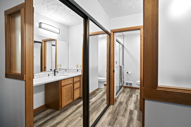 Building Photo - The epitome of carefree condo life is righ...