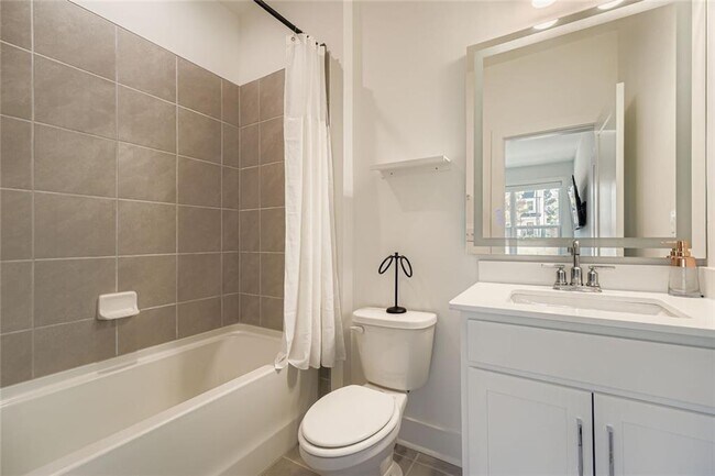 Building Photo - 3423 Catalan Aly