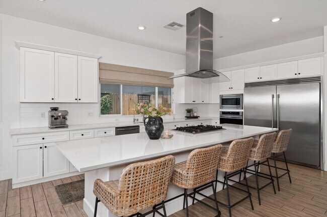 Building Photo - Charming 4BR House in Madera