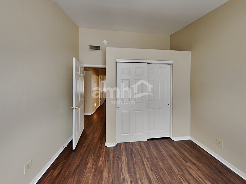 Building Photo - 4038 E Encinas Ave