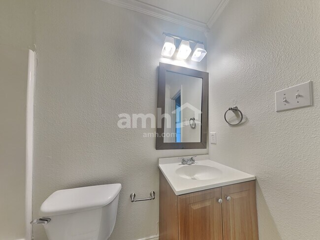 Building Photo - 1898 Barton Springs Dr