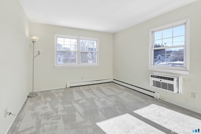 Building Photo - 100 Silliman St