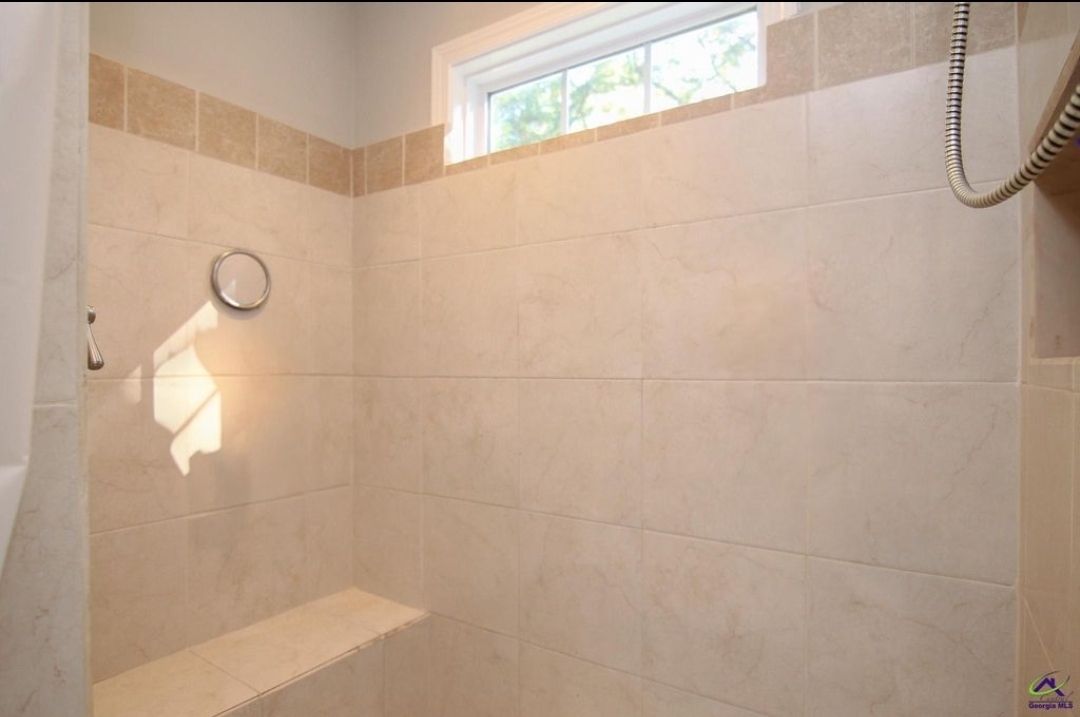 master shower - 5474 Bankston Lake Rd