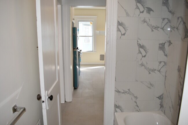 Building Photo - 47 Gem Ave