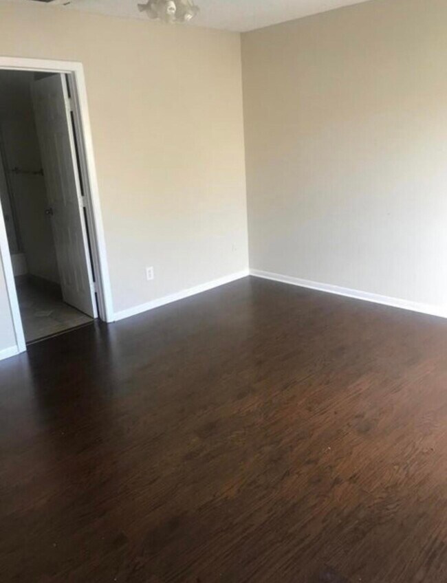 Building Photo - 3604 Inlet Cir